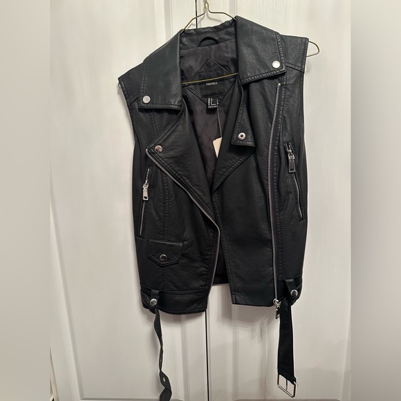 F21 Faux leather biker vest - Picture 1 of 3